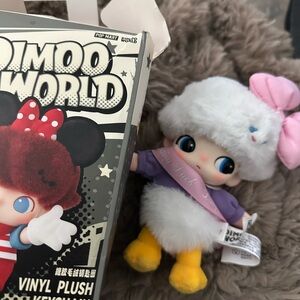 Dimoo World Plush Doll Daisy’s Gift